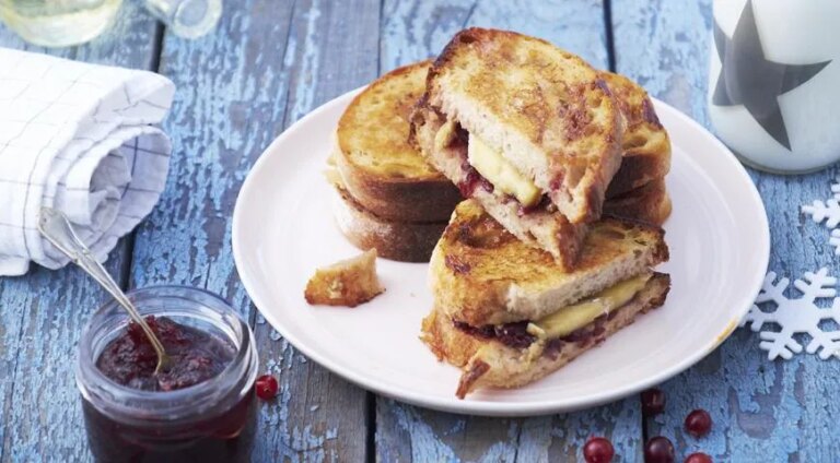 Гарячий тост із камамбером: ніжний смак та фото-рецепт на 251 ккал 32 Гарячий тост із камамбером: ніжний смак та фото-рецепт на 251 ккал 27