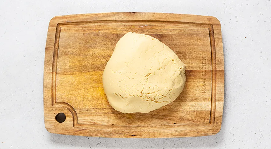 Торт "Жіночий примха": ніжний бісквіт, шовкова карамель та вершковий крем 6