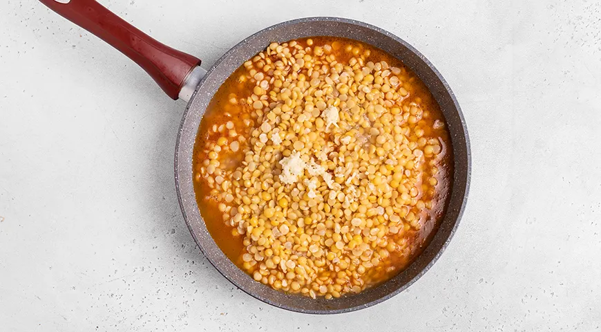 Поживна горохова каша з м'ясом: простий рецепт для ситного обіду 6