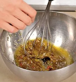 Картопляний салат із сосисками: поживний рецепт із фото 3