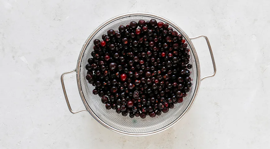 Ароматний компот із замороженої чорної смородини: покроковий рецепт з фото 6