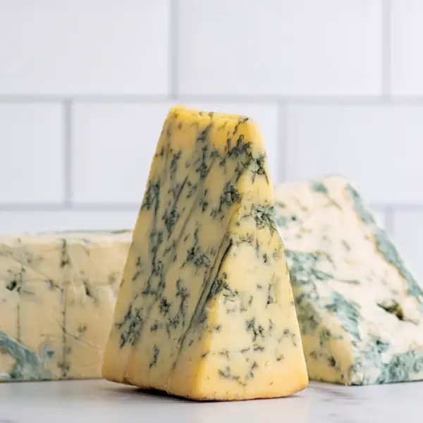 Чи можна їсти сир з пліснявою, якщо він став ще більш пліснявим:&hellip;