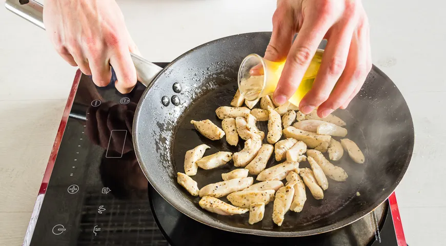 Соковитий салат Цезар з куркою: домашній рецепт з фото 2