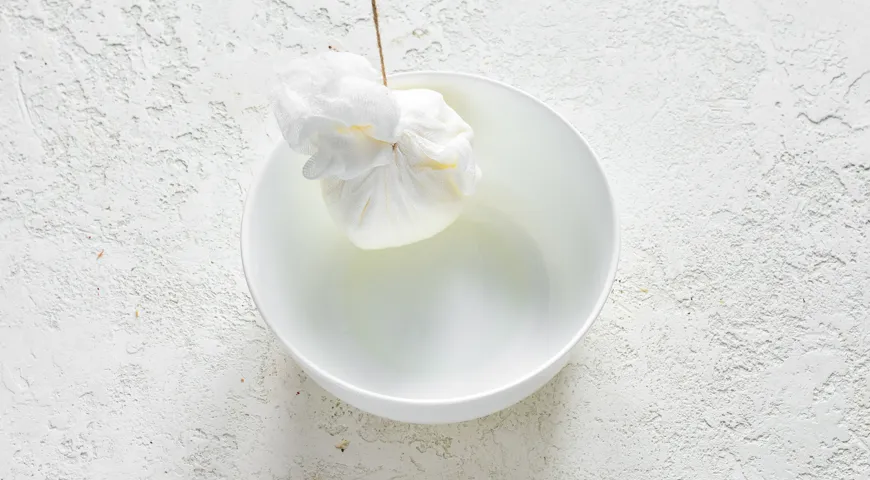 Рулетики зі свіжої оселедця з ароматною сметаною та кропом: чудовий рецепт закуски 3