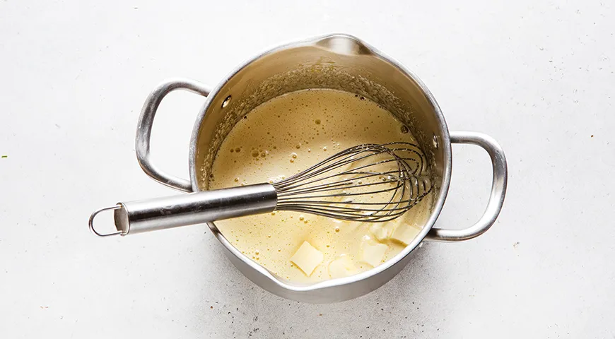 Торт "Жіночий примха": ніжний бісквіт, шовкова карамель та вершковий крем 4