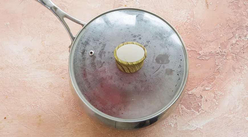 Домашній узвар із замороженої малини: смак літа за 89 ккал 5