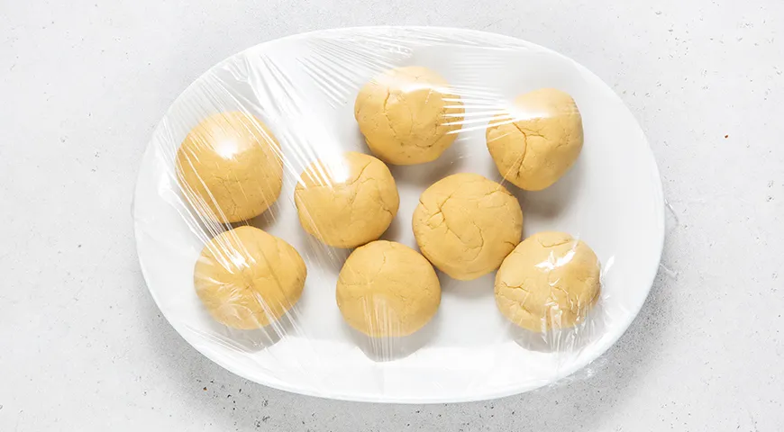 Торт "Жіночий примха": ніжний бісквіт, шовкова карамель та вершковий крем 7