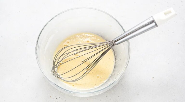 Торт "Жіночий примха": ніжний бісквіт, шовкова карамель та вершковий крем 34