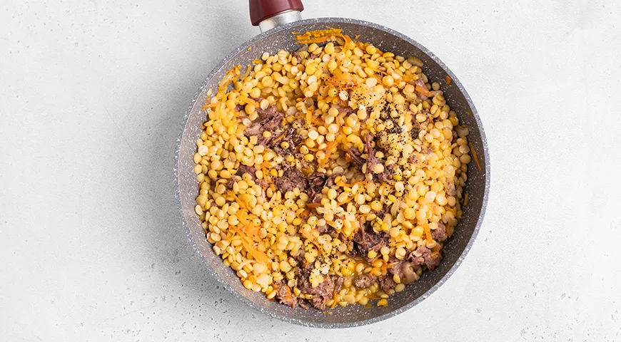 Ароматна горохова каша з тушкованим м'ясом: ситний рецепт для справжніх гурманів 8