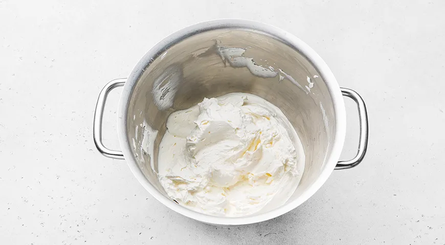 Ніжний млинцевий торт із вершковим сиром: покроковий рецепт з фото 9