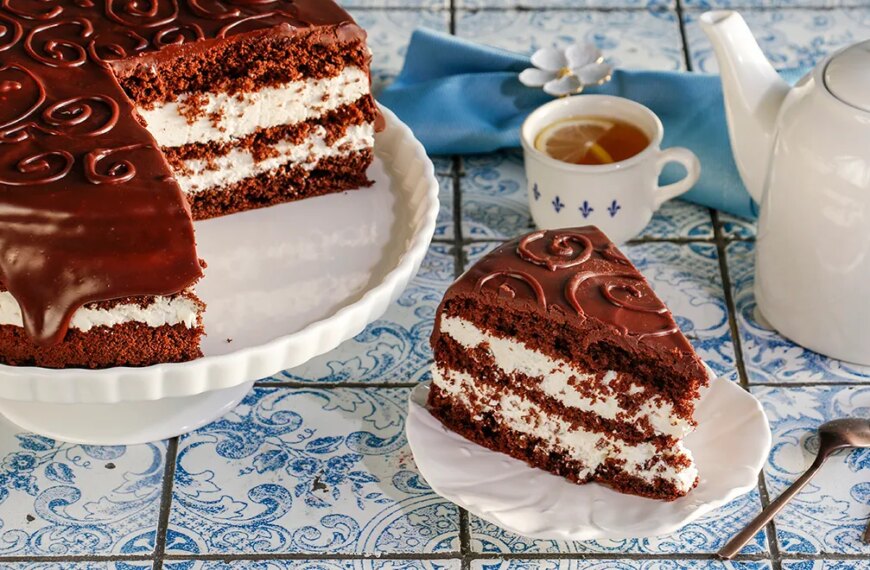 Ніжний шоколадний торт “Кіндер Пінґві” з кремовою начинкою: покроковий рецепт з фото