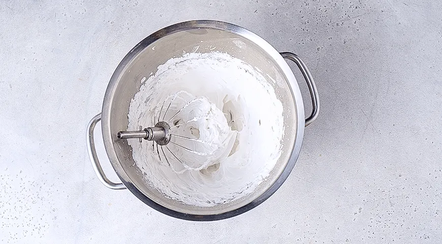 Ніжні міні-Павлови з вершковим сирним кремом: повітряний десерт з фото-інструкцією 2