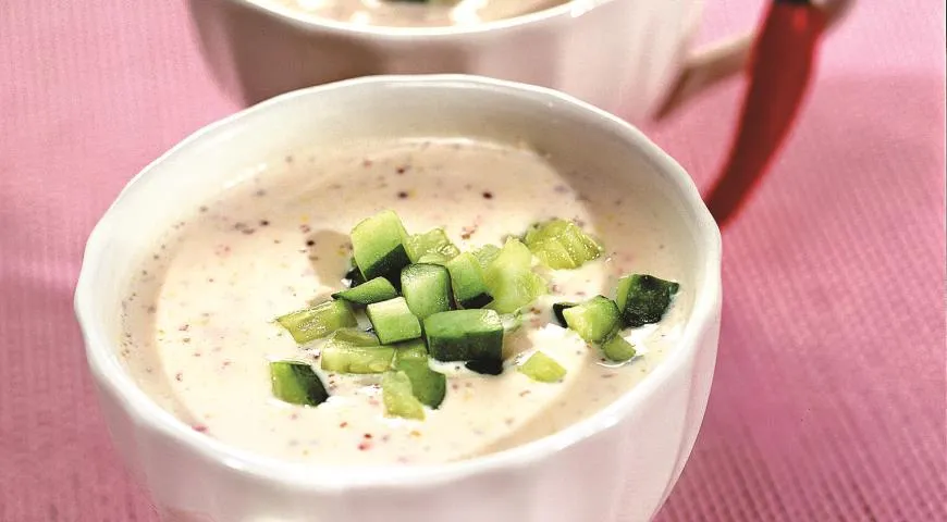 Охолоджуючий йогуртовий суп зі свіжим огірком: легкий рецепт для спекотного дня 1
