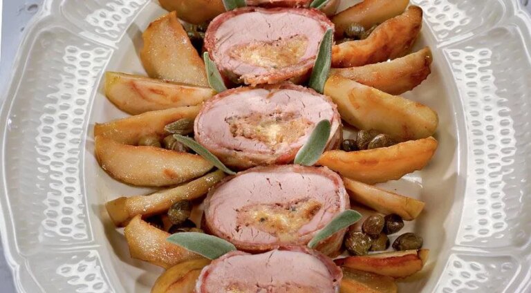 Соковита свиняча вирізка, запечена під сирною скоринкою: простий рецепт з фото 30