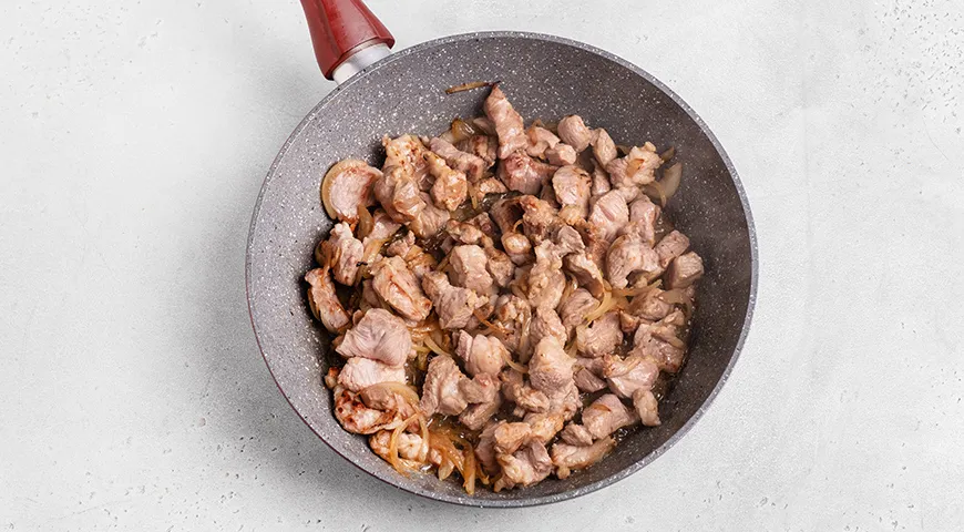 Поживна горохова каша з м'ясом: простий рецепт для ситного обіду 4