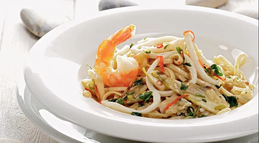 Лінгвіні з кальмарами та креветками: смачний морський делікатес всього за 672 ккал 2