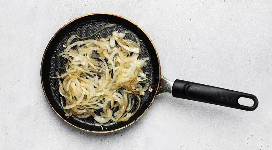 Салат "Загадка" з яєчними млинцями: смачна страва з фото! 5