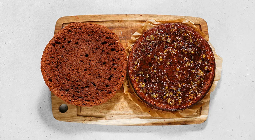 Ніжний шоколадний торт "Усмішка негра" на кефірі: покроковий рецепт з фото 6