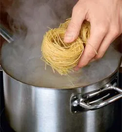 Смачні домашні тефтелі з макаронами: простий покроковий рецепт з фото 6