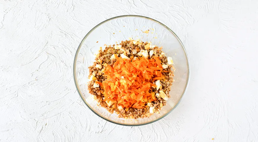 Неймовірний сирний пиріг "Наполеон" з кремовою начинкою: рецепт, що підкорить ваше серце 7