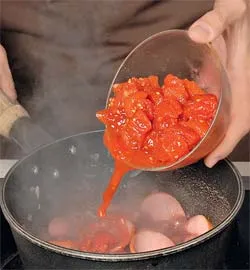 Свині сосиски в томатному соусі: покроковий рецепт із фото 4