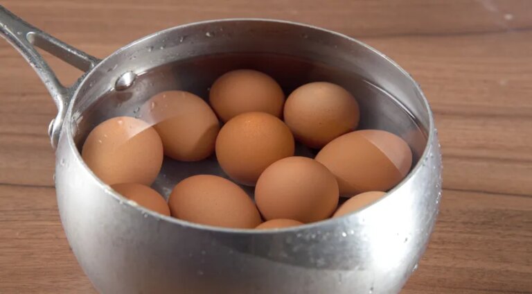 Ніжна оселедець під шубою з яйцем: покроковий рецепт із фото 19