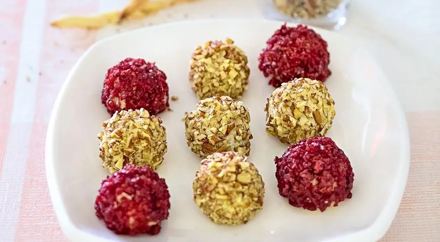 Сирні кульки в горіховій крихті з паличками: смачний рецепт для натхнення 1