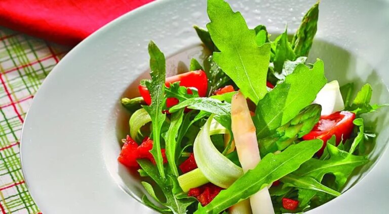 Теплий салат зі спаржею та селерою: легкий та поживний рецепт (195 ккал) 42