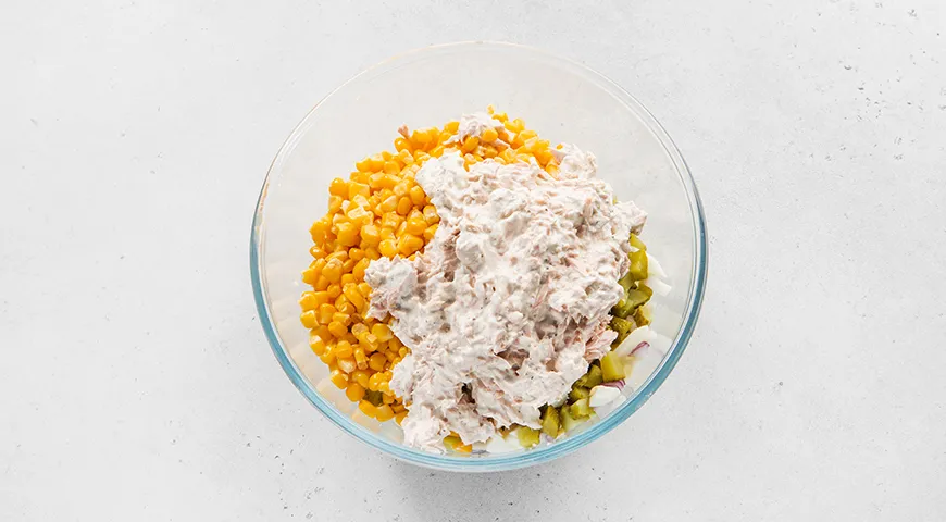 Легкий та освіжаючий салат з тунцем та горошком: рецепт для вашого обіду 5