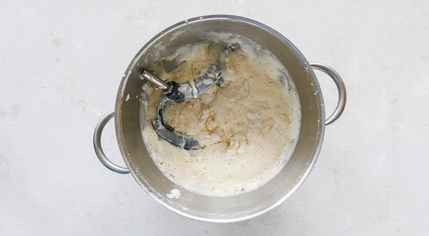 Пишні заварні млинці на сметані: ніжні, повітряні та надзвичайно смачні 2