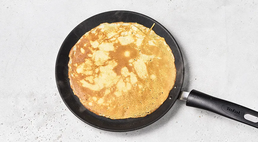 Пишні млинці на кефірі: покроковий рецепт із фото та низькою калорійністю 9