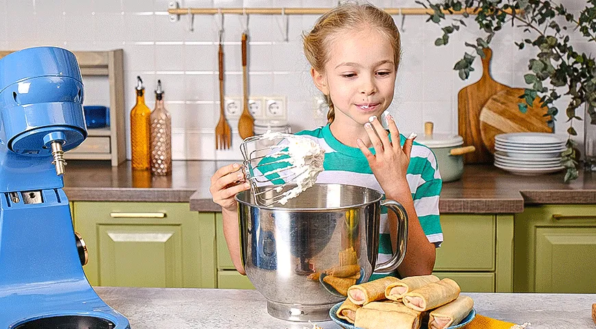 Торт "Монастирська зала" з готових млинців: ніжне задоволення та ніжний сир 3