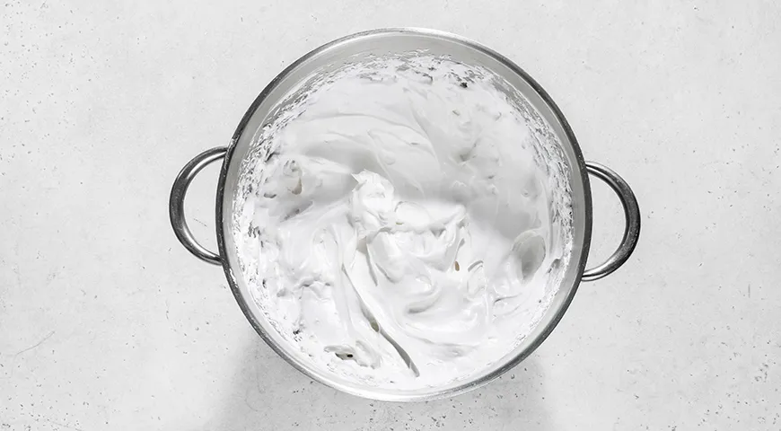 Ніжний шоколадний торт "Усмішка негра" на кефірі: покроковий рецепт з фото 7