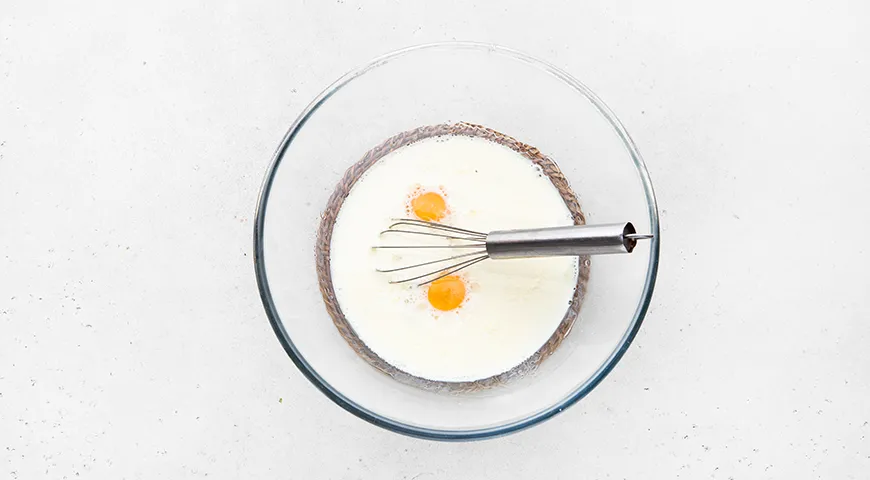 Ніжні млинці з сиром та яйцем: покроковий рецепт з фото 2