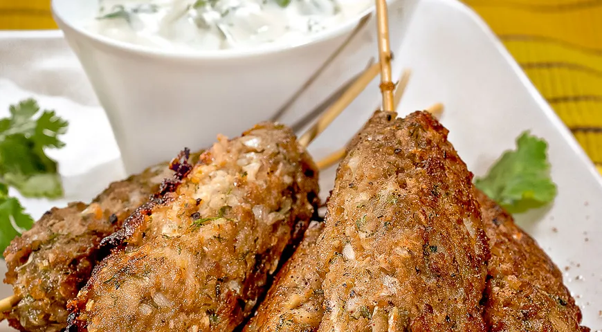 Соковитий кебаб у йогуртовому маринаді: покроковий рецепт з фото 1