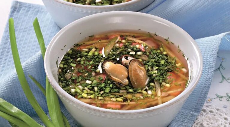 Холодний суп з мідіями та ревенем: освіжаючий рецепт з фото 44