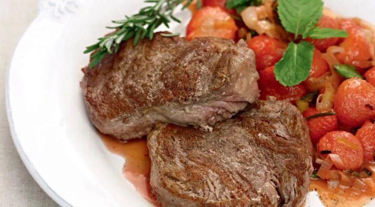 Телятина з полуницею та розмарином: ніжний смак у кожному шматочку 34