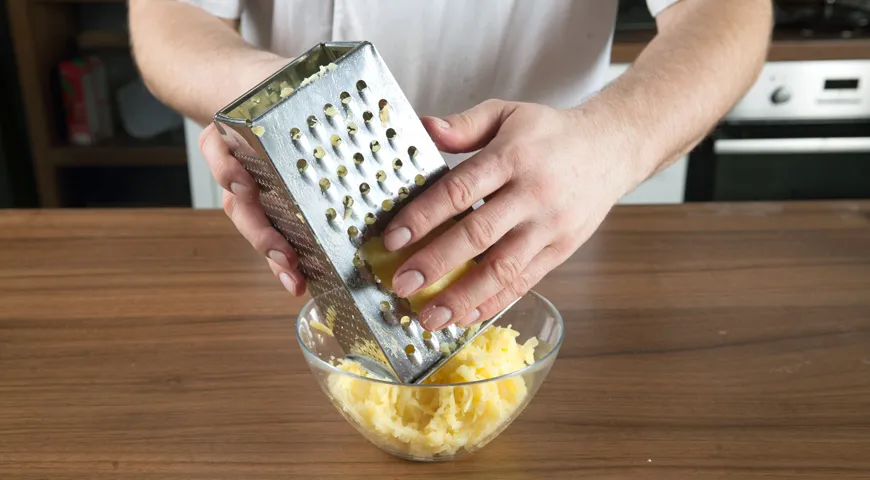 Ніжна оселедець під шубою з яйцем: покроковий рецепт із фото 4