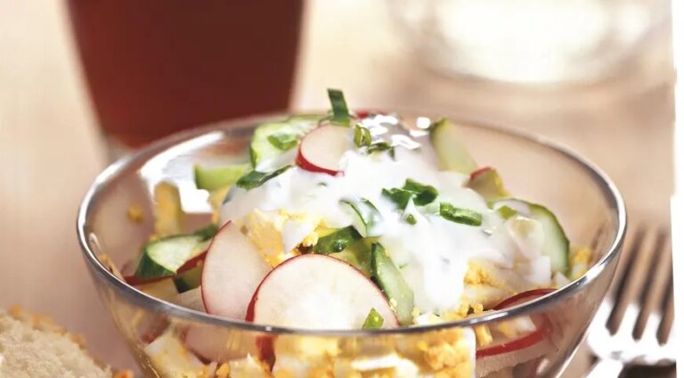 Свіжий весняний салат з редиски, огірків та яєць: легкий рецепт зі смаком 28