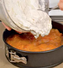 Ніжний ванільний чізкейк з хрусткими волоськими горішками: покроковий рецепт з фото 6