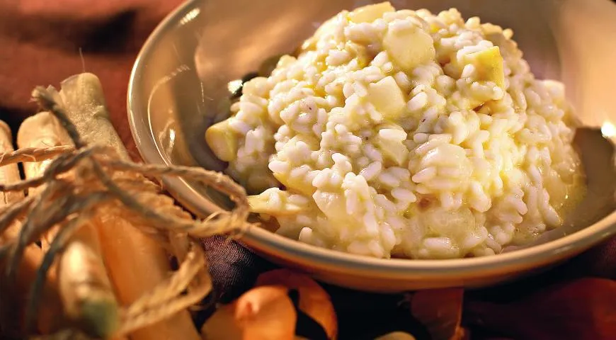 Ніжне ризото зі спаржею та ароматом трюфеля: покроковий рецепт із фото 1