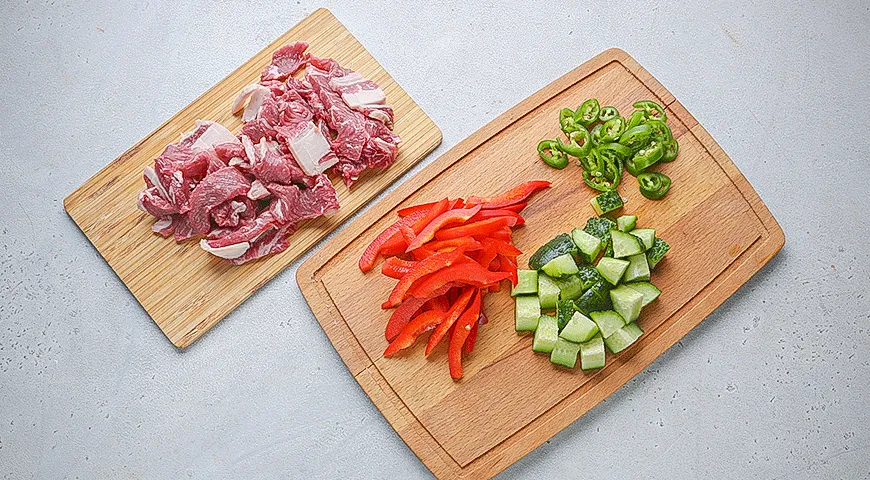 Гострий салат з яловичиною: пікантний рецепт з фото 2