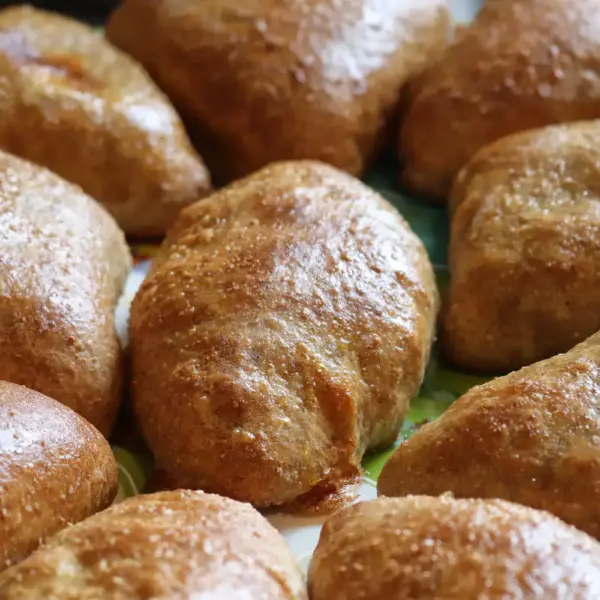 Лайфхак: як швидко зробити смачну випічку до свята з готового тіста