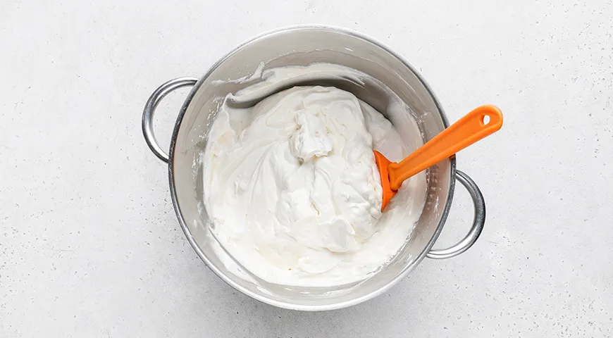 Ніжний шоколадний торт "Кіндер Пінґві" з кремовою начинкою: покроковий рецепт з фото 9