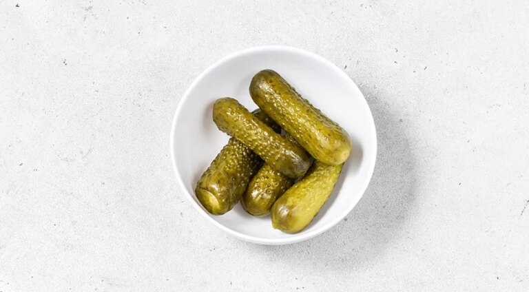 Яйця, фаршировані тунцем: легка закуска зі смаком моря 32