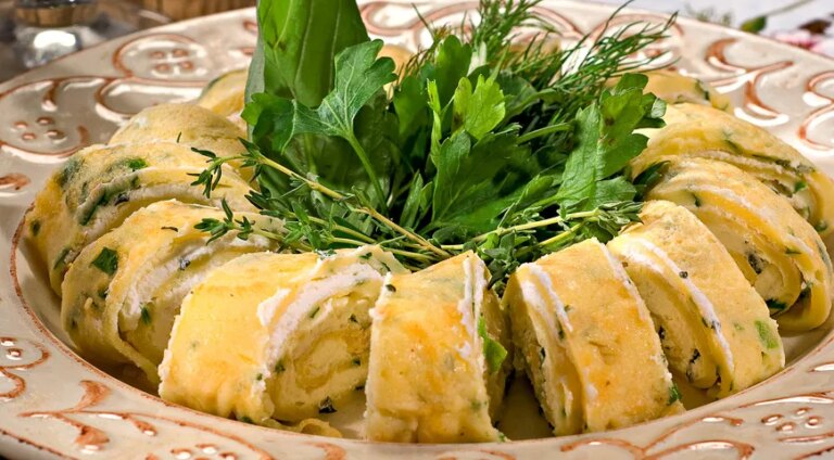 Ніжний сирний рулет з яєць: покроковий рецепт з фото 30