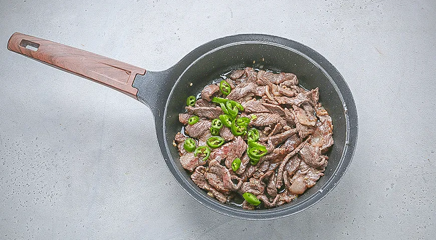 Гострий салат з яловичиною: пікантний рецепт з фото 4