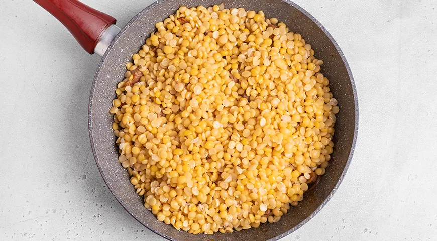 Поживна горохова каша з м'ясом: простий рецепт для ситного обіду 5