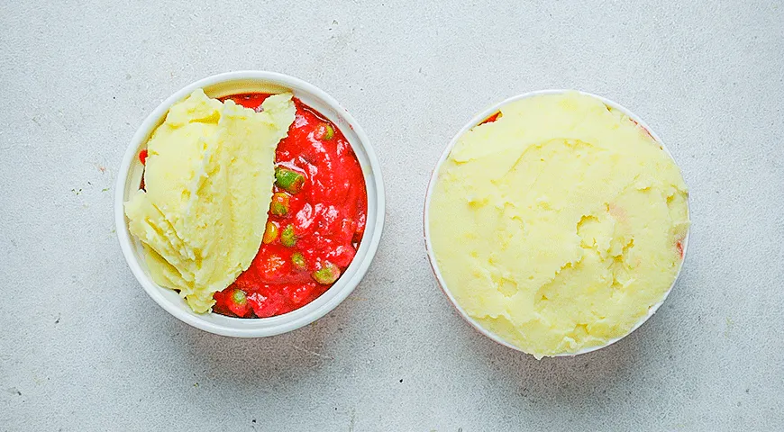 Ситий і смачний картопляний гратен із паштетом та овочами: покроковий рецепт з фото 5