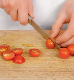 Ароматний салат з соковитої сочевиці та солодких томатів чері: покроковий рецепт з фото 5